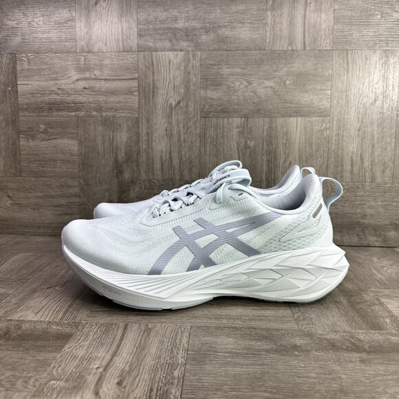 Asics NovaBlast 4 LE Men's size 11 Light Blue Running Shoes - Picture 2 of 8